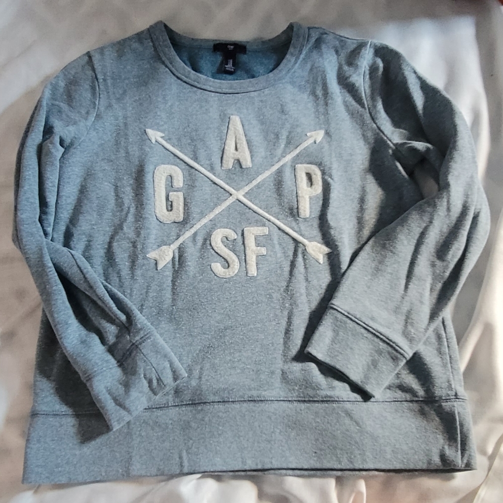 GAP sweater